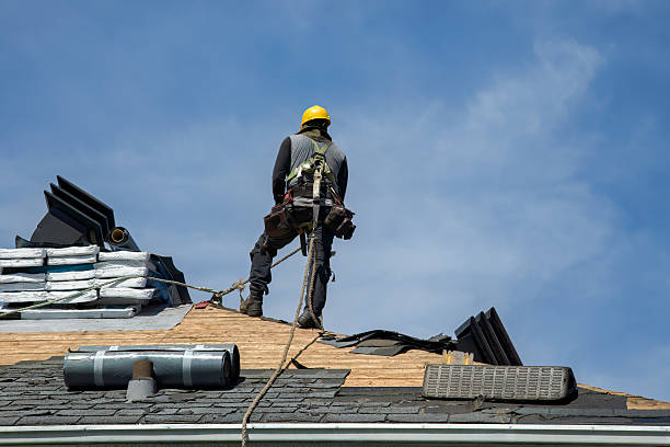 Professional Roofing technician working in Woodbridge, CA